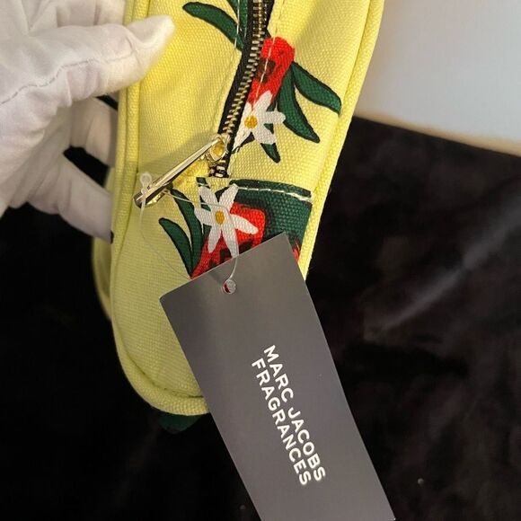 Marc Jacob’s Strawberry Floral Makeup Bag Case - Picture 9 of 11